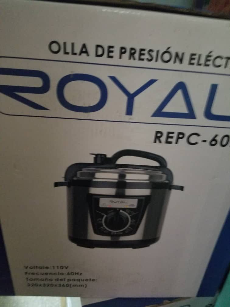 OLLA DE PRESIÓN ELÉCTRICA ROYAL